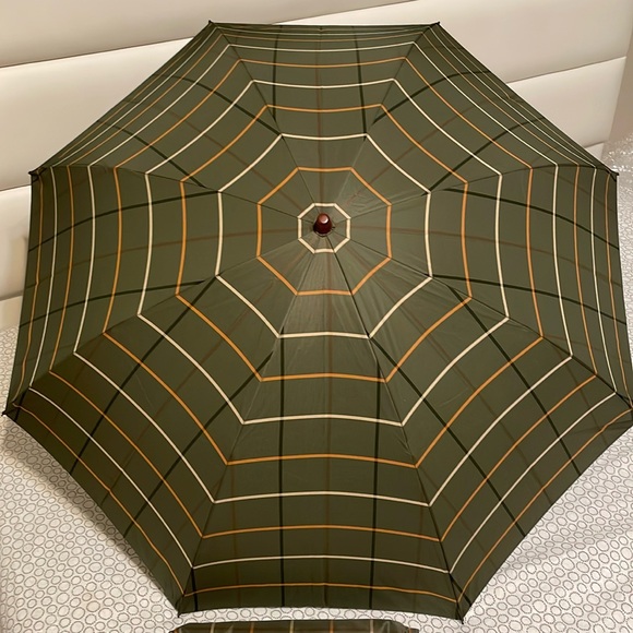 Burberrys Folding Umbrella - Picture 1 of 8